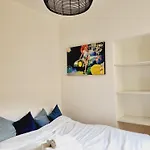 דירה Centre Cosy And Spacious מנטון