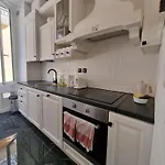 Centre Cosy And Spacious דירה *