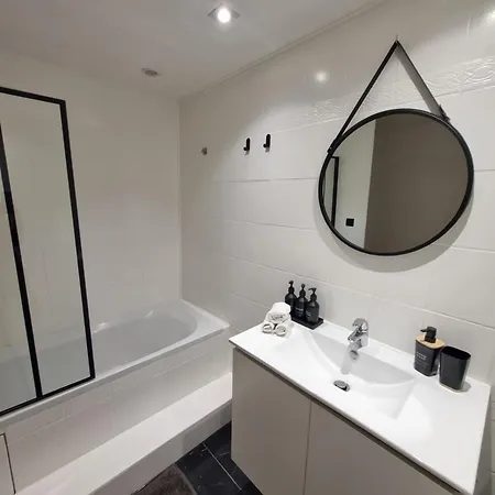 Centre Cosy And Spacious 아파트 멍똥